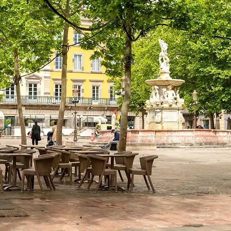 Wine Loft, Terrasse Et Vue Extraordinaire Sur La Cite Medievale Apartman *